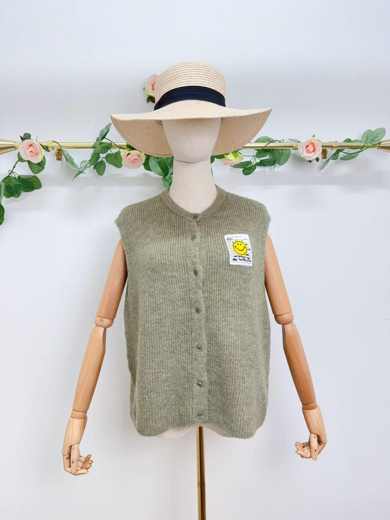 Gilet Soraya – Maille élégante & détails tendance