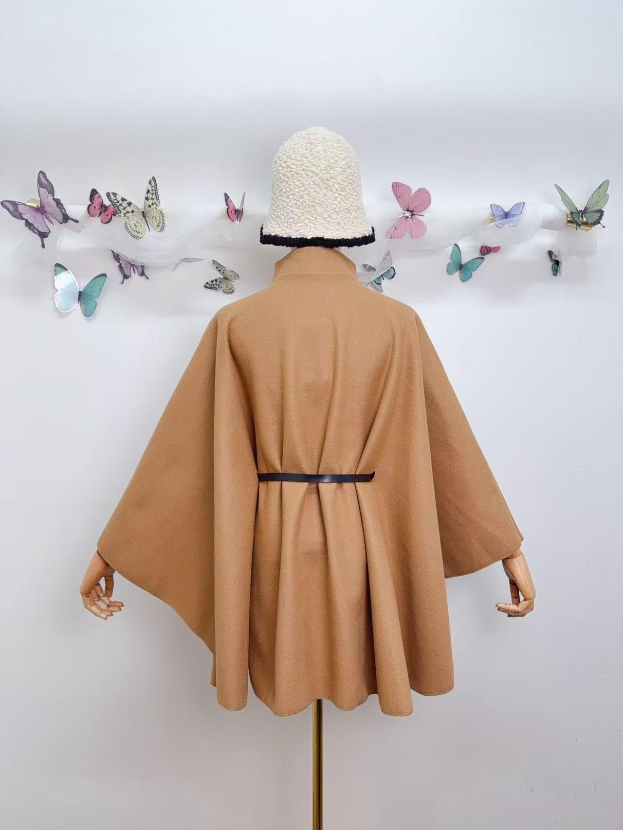 Cape Léanne – Tendance & Ceinture Incluse