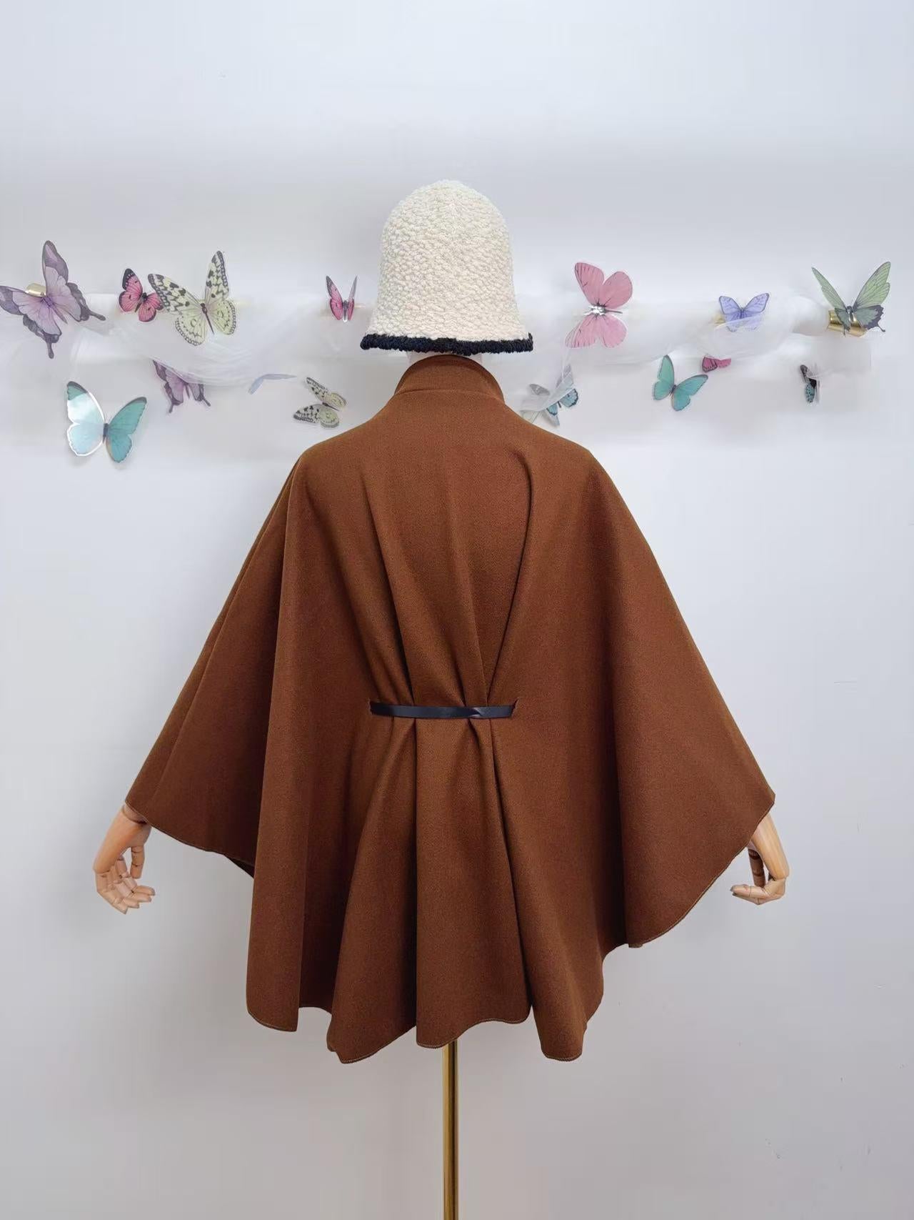Cape Léanne – Tendance & Ceinture Incluse