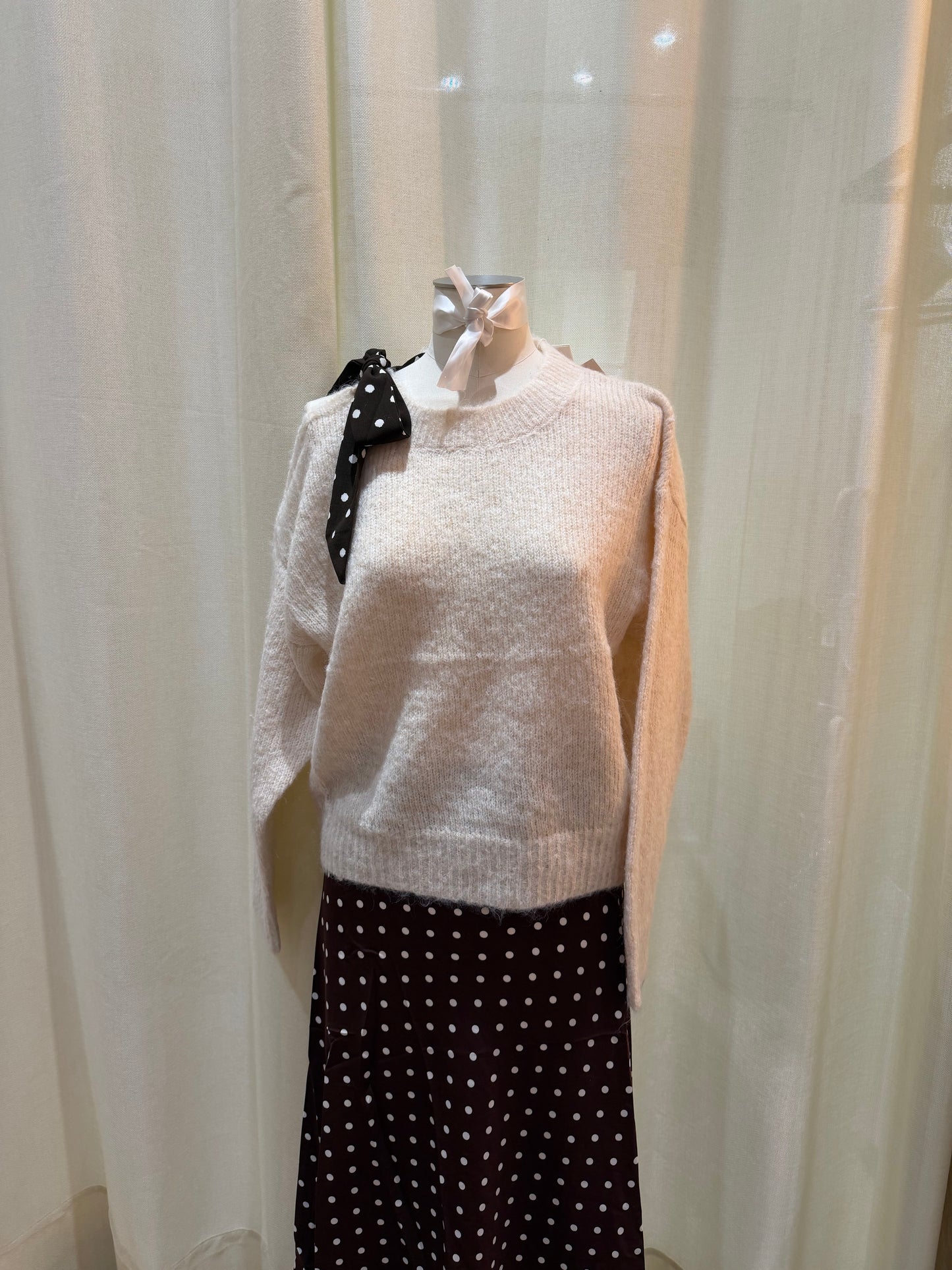 Pull Solène – Élégance & détails satinés