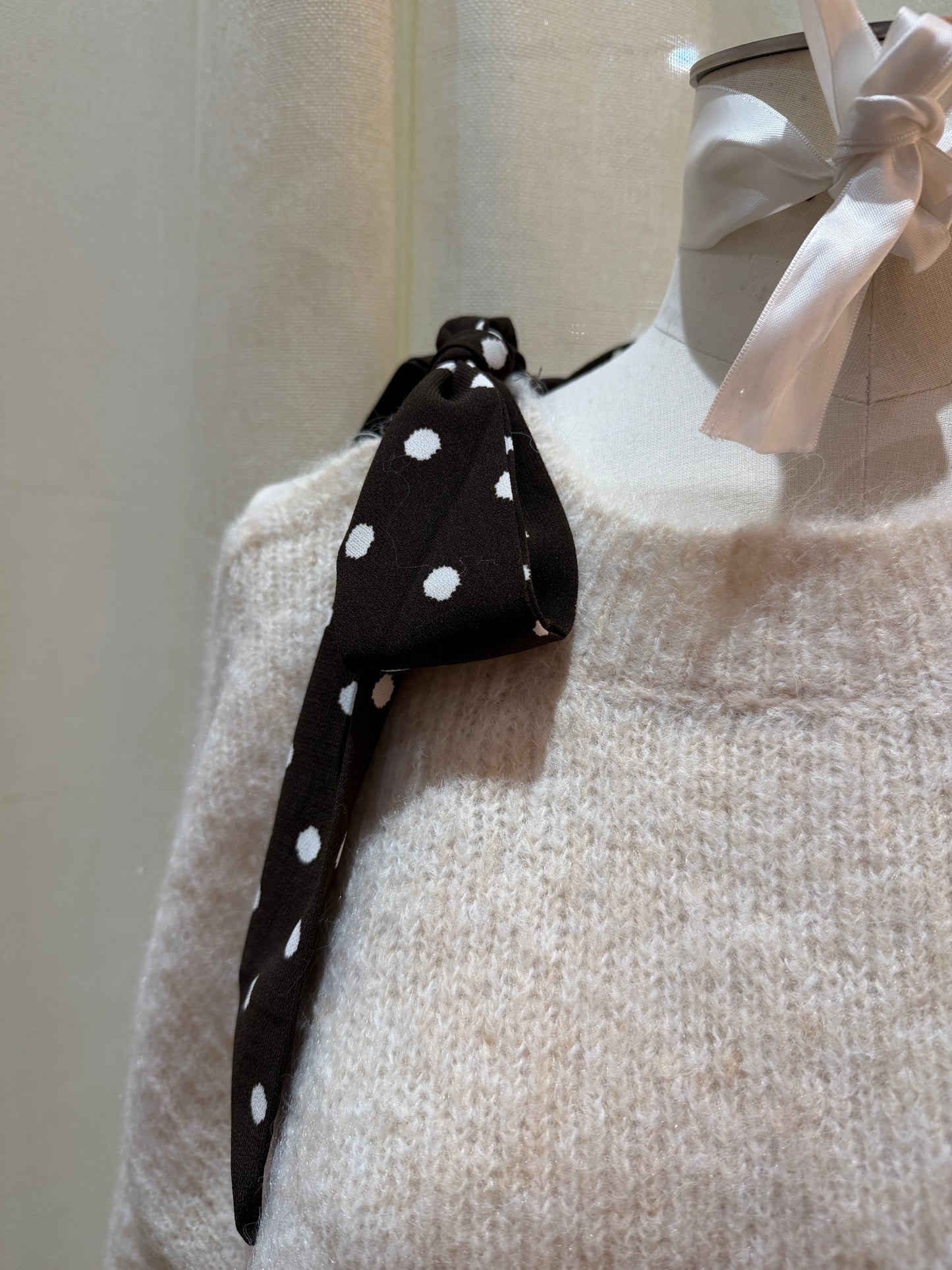 Pull Solène – Élégance & détails satinés