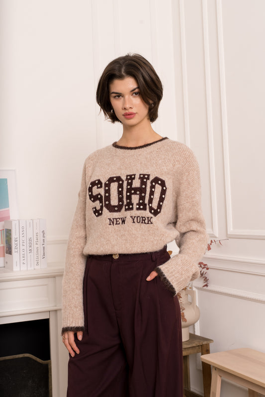 Pull Kate – Style Soho & détails cloutés