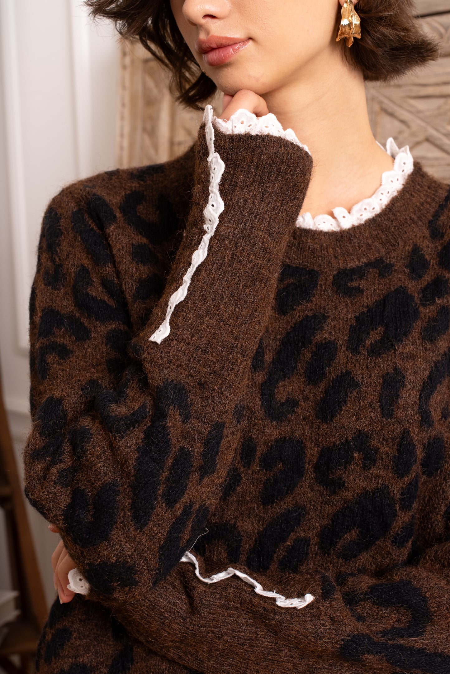 Pull Jennifer  – Léopard chic & détails dentelle
