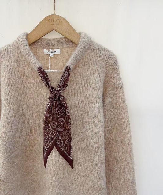 Pull Anouk – élégance & confort avec foulard intégré