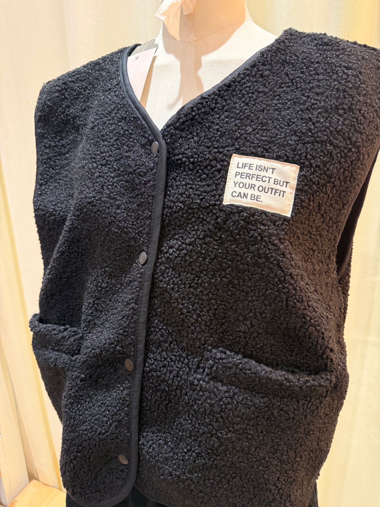 Gilet Romane – Sans Manches, Tendance & Confortable