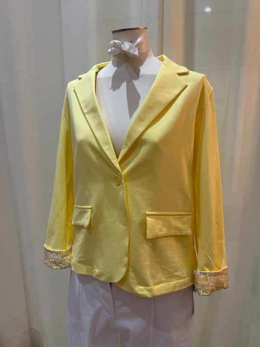 Blazer Gabrielle – Cintré & détails fleuris