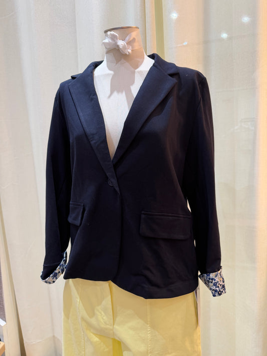 Blazer Gabrielle – Cintré & détails fleuris
