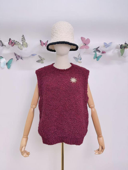Pull Lola – Sans manches & détail broche (Plusieurs coloris)