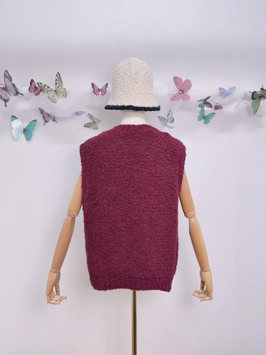 Pull Lola – Sans manches & détail broche (Plusieurs coloris)